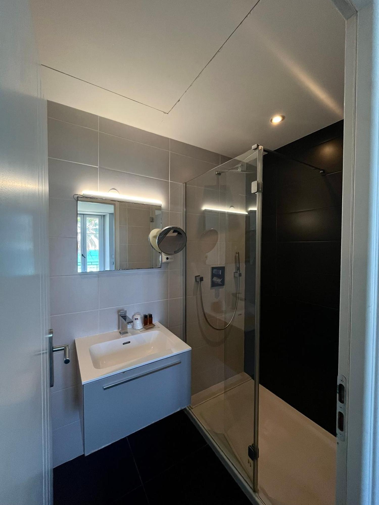 Hotel Flots D'Azur Promenade Des Anglais Nice Rom bilde